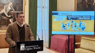 El concejal de Deportes y Educaci�n de Gij�n, Jorge Pa�eda, presenta, en el Ayuntamiento gijon�s, el I Congreso de Actividad F�sica y Deporte en Edad Escolar.