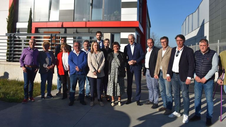 Francisco Conde visitó el polígono empresarial de Xinzo