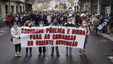 Manifestacin en defensa de la sanidad pblica en Valdeorras.