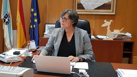 Eva Garca en su despacho del ayuntamiento de O Porrio