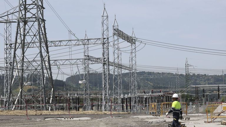 El 83% de los nudos de la red de distribución de electricidad está saturado