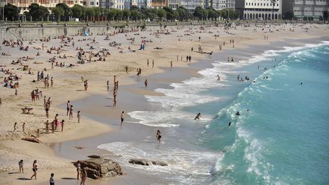Playas del Orzán y Riazor, junto al paseo marítimo de A Coruña.
