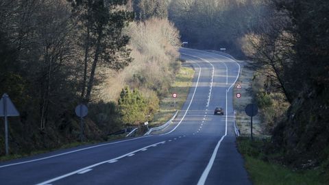 Tramo de la N-525 en Ourense que un informe del RACE sita como de riesgo de accidentes. Pk 264 en Lagoas.