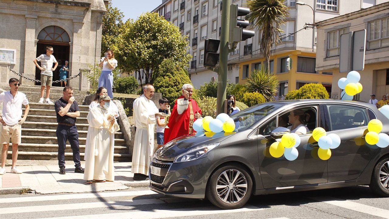 Los callos triunfaron en Meis un ao ms.La bendicin de los coches fue la parte ms curiosa de la jornada