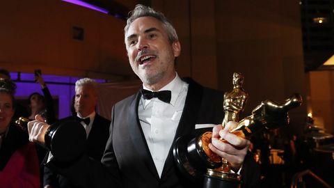 Alfonso Cuarn, con los tres scar que gan por Roma, su pelcula para la plataforma Netflix
