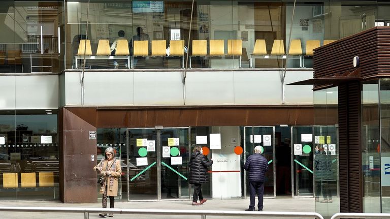 El Sergas restringe ahora el trabajo de los médicos sin mir de centros de salud y no atenderán a pacientes