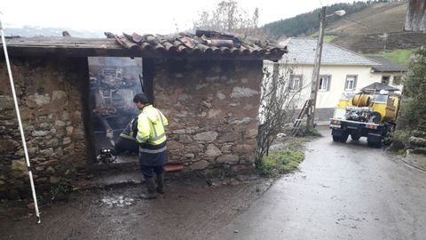 Efectivos del SEPA en la panera calcinada