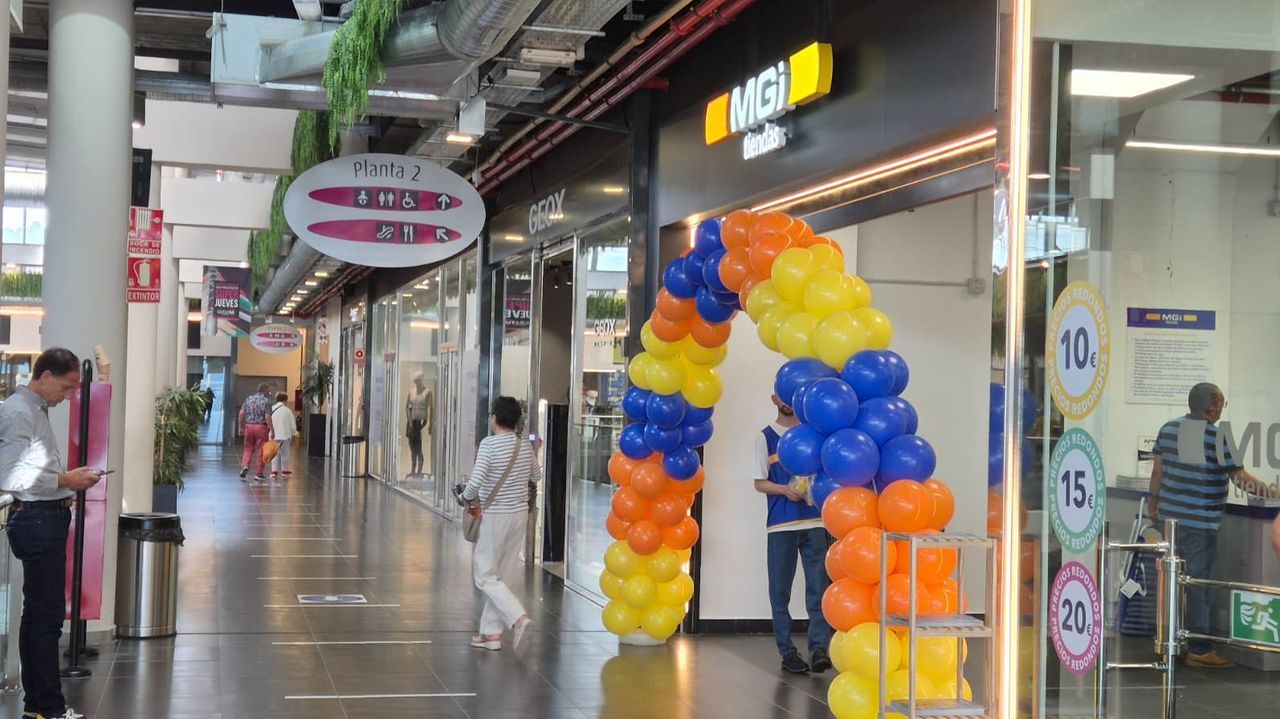 La inauguraci�n de las Jornadas Jur�dicas de Sarria en im�genes.La documentaci�n define el Outlet Tui como �el mayor avance y hecho singular sucedido en el comercio de la frontera en la �ltima d�cada�.