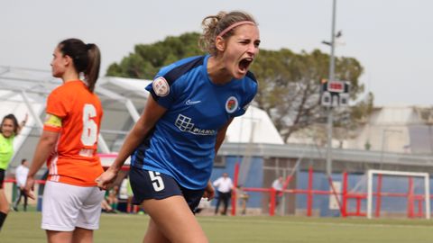 Eva Lois celebra un gol con elGetafe Femenino