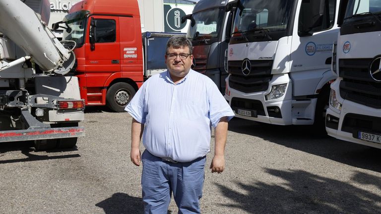 El secretario general de la Unidade Galega de Transportistas: «El autoodio a la profesión ha dejado a Galicia sin infinidad de camioneros»