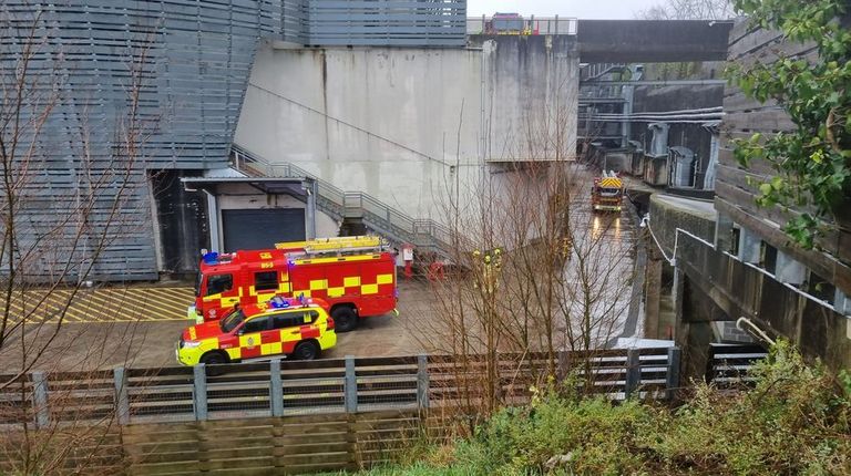 Desalojan por un incendio el Centro Comercial As Cancelas de Santiago
