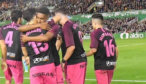 Celebraci�n del gol de Murilo