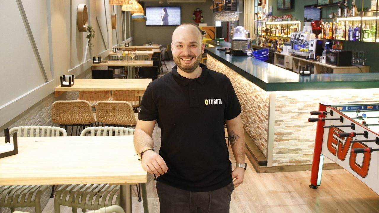 El campeonato gallego de taekuondo, en imgenes.Miguel abri O Turuta en el local que antes era el bar Ocenico