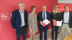 El secretario general del PSOE en Lugo, Jos Tom, con diputados y senadores valoraron los presupuestos del Estado