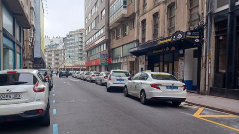 Nueva parada de taxis en la avenida Rubine