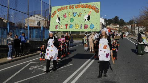 Desfile infantil en el colegio de Covadonga