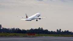 El aeropuerto de Lavacolla es el menos dependiente de las conexiones con Madrid