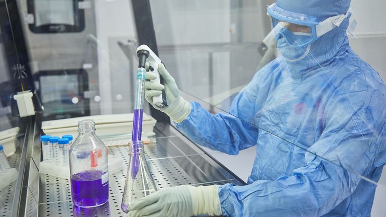 La gallega Zendal recibe autorización para comercializar su primera vacuna trivalente contra la lengua azul