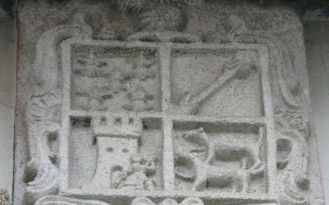 Piedra de armas del pazo conocido como Casa de la Torre. 