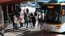 Colas en la estación de A Coruña para el bus de Ferrol este sábado por la mañana