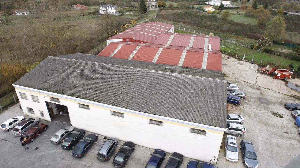 Así detuvieron la Guardia Civil y la Policía Nacional a 11 personas por tráfico de drogas.La cooperativa Lemos tiene sus instalaciones centrales en las afueras de Monforte