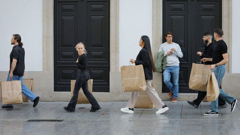 La plantilla de Inditex: solo el 5 % tienen más de 50 años y el 73 % son mujeres