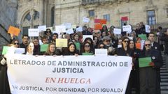 Concentracin de los letrados judiciales en Santiago el pasado da 3 de febrero.