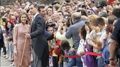 El rey en Galicia. Su primera visita oficial a la comunidad tras su coronación fue el 25 de julio del 2014 cuando realizaron la ofrenda al Apostol