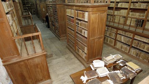 Biblioteca do Seminario de Mondoñedo, onde estudóu Crecente Vega.