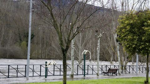 Inundaciones en la provincia de Ourense.La crecida del Sil ha inundado un centenar de casas en O Barco de Valdeorras, adems de fincas, huertas y el Malecn