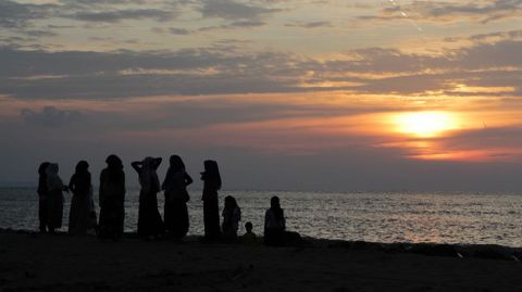Mujeres de la etnia rohingya llegadas a Indoneisia. 