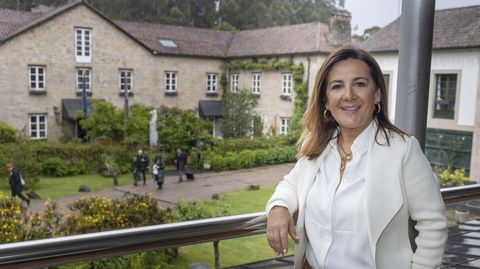 Luisa Lorenzo, directora de A Quinta da Auga, destaca el trabajo del equipo del hotel, abierto hace 15 aos.
