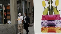 Imagen de gente paseando por Ribeira, concello que, junto con Outes y Noia, registr positivos en la ltima semana