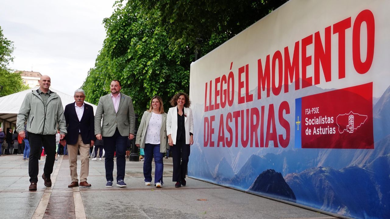 Inicio de la campaña electoral del socialismo de Asturias y de Gijón, celebrado en el Paseo de Begoña