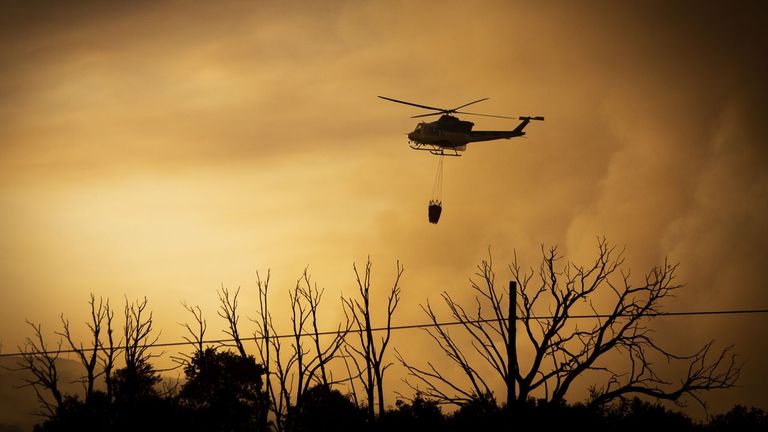 Imagen del incendio forestal de Cualedro, que comenzó el miércoles