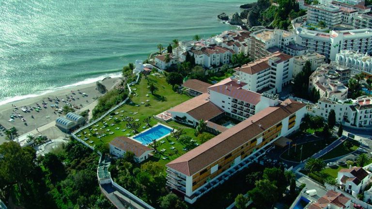 La constructora San José acomete la reforma integral del parador de Nerja, en Málaga