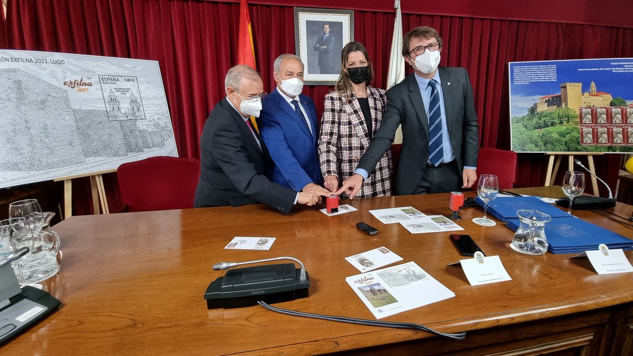 La Exposicin Filatlica Nacional de Lugo, en imgenes.De izquierda a derecha, Maribel Fontal, de Casa Pacios, Susa y Deolinda, de Torre de Viario y Juan Carlos, de Casa Vizcan