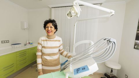 Sonia Barreiro, en su clínica de Coristanco
