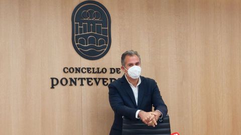 Rafa Domnguez, portavoz del PP en Pontevedra, en una de las salas del Concello 