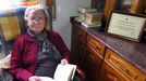 Nemesia Fernández era una apasionada de la lectura. En la foto, fotografiada con un libro cuando tenía 103 años