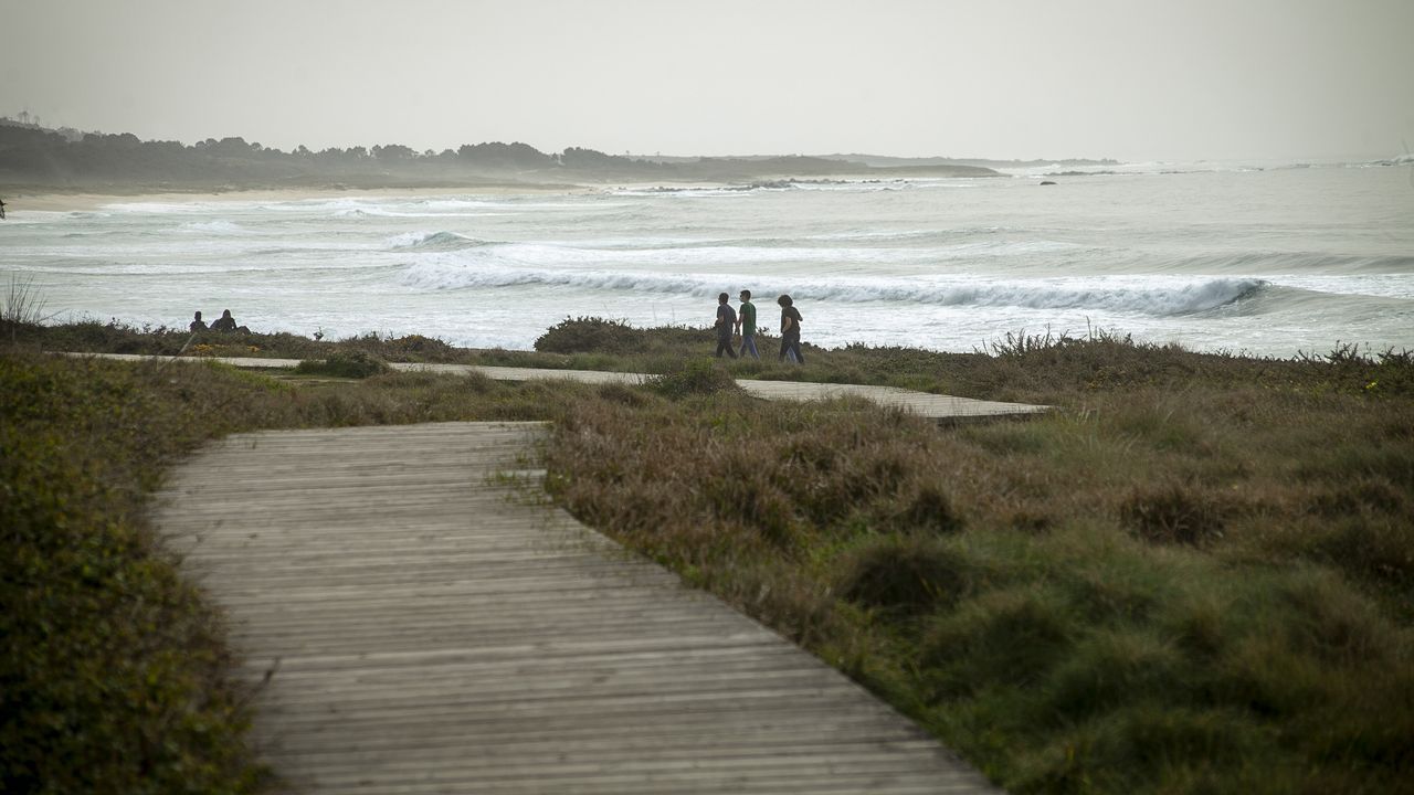 Barbanza, en la vanguardia de la arquitectura.El Pesca I tuvo que intervenir en varios rescates en el ro Pedras el pasado verano