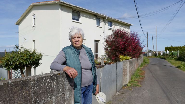 Pilar, de 77 años y obligada a dejar su casa en A Coruña: «<span lang=