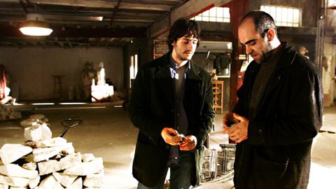 Os actores Juan Diego Botto e Luis Tosar na rodaxe de Trece badaladas no 2002