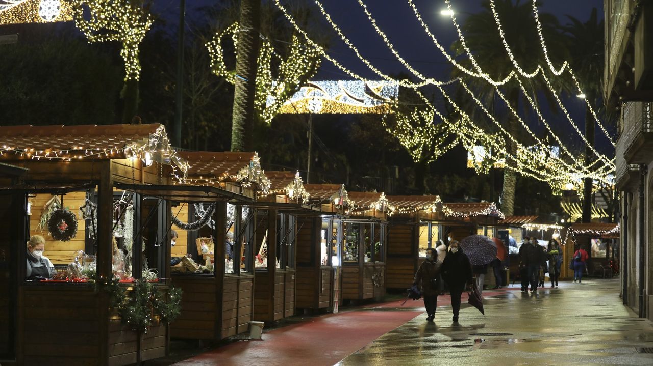 As es la capilla que fue cuna de la Orden de los Caballeros de Santiago en Paradela.Mercado de Nadal y luces de Santiago.