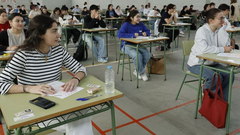 Los llamamientos de la universidad vuelven con catorce grados que cierran sus listas
