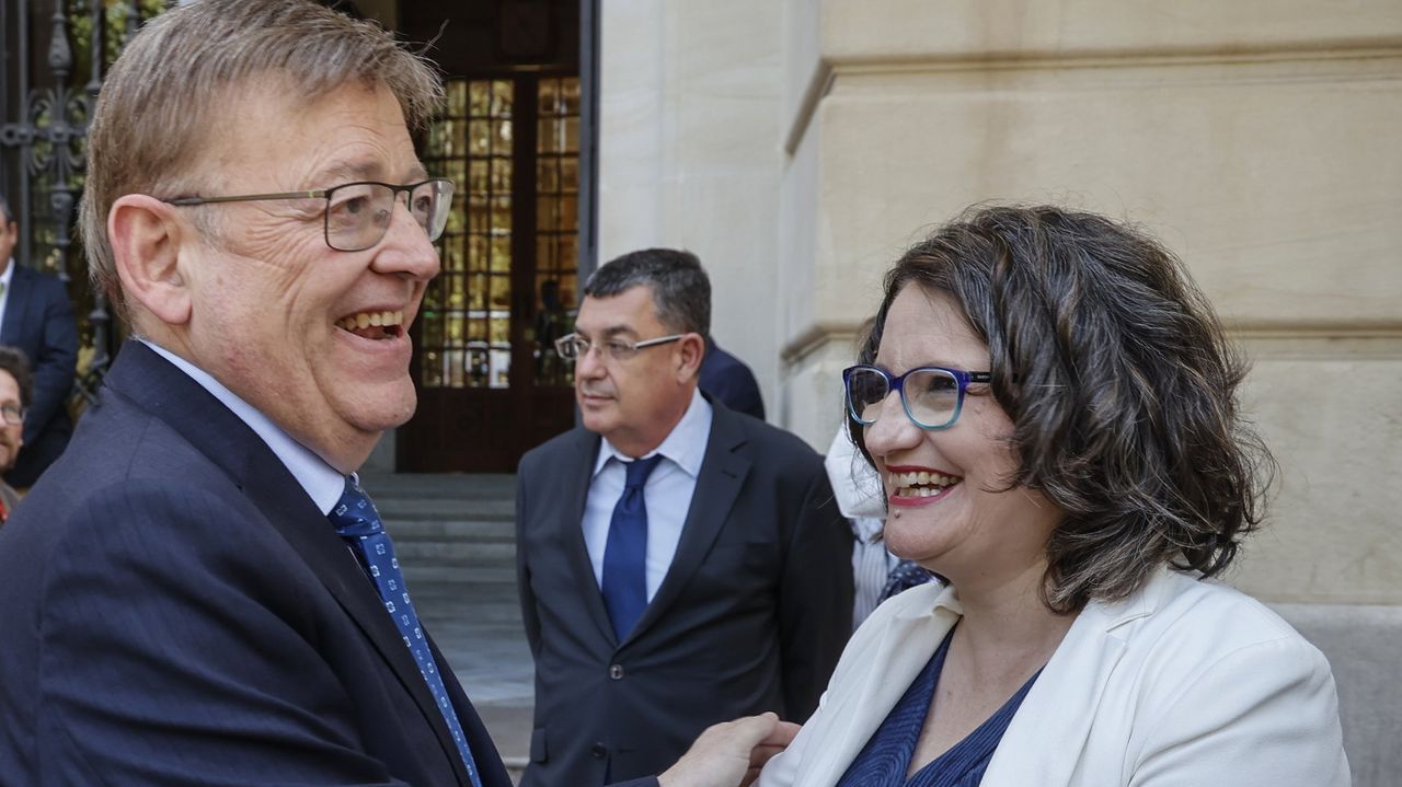 El presidente de la Generalitat valenciana, Ximo Puig, con la vicepresidenta, Mónica Oltra.