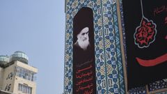 Retrato del ayatol Jomein en el santuario Saleh de Tehern.