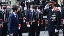 El presidente de la Generalitat, Pere Aragonés, saludado por el Mayor de los Mossos d'Esquadra, Josep Lluis Trapero, a su llegada a la ofrenda floral del Gobierno catalán