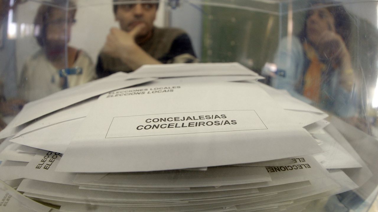 Feijoo: El PSOE jams nos habra dado el apoyo que le hemos dado en Barcelona, pero no me importa, hemos cumplido con nuestro deber.Papeletas para las votaciones en las pasadas elecciones municipales. 