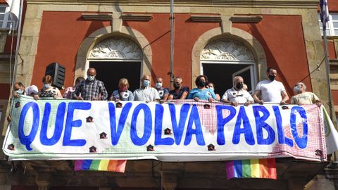 Familiares, convecinos y autoridades locales volvieron a concentrarse este sábado en Bueu para exigir la liberación de Pablo Costas